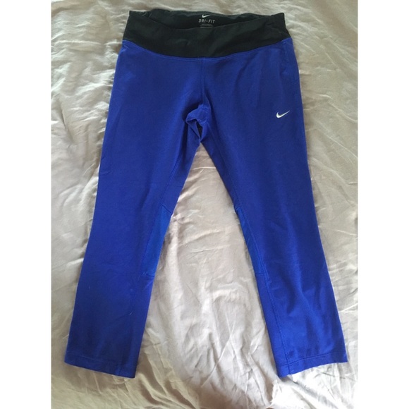 SOLD! Nike Cropped 3/4 Running Leggings - Picture 2 of 4